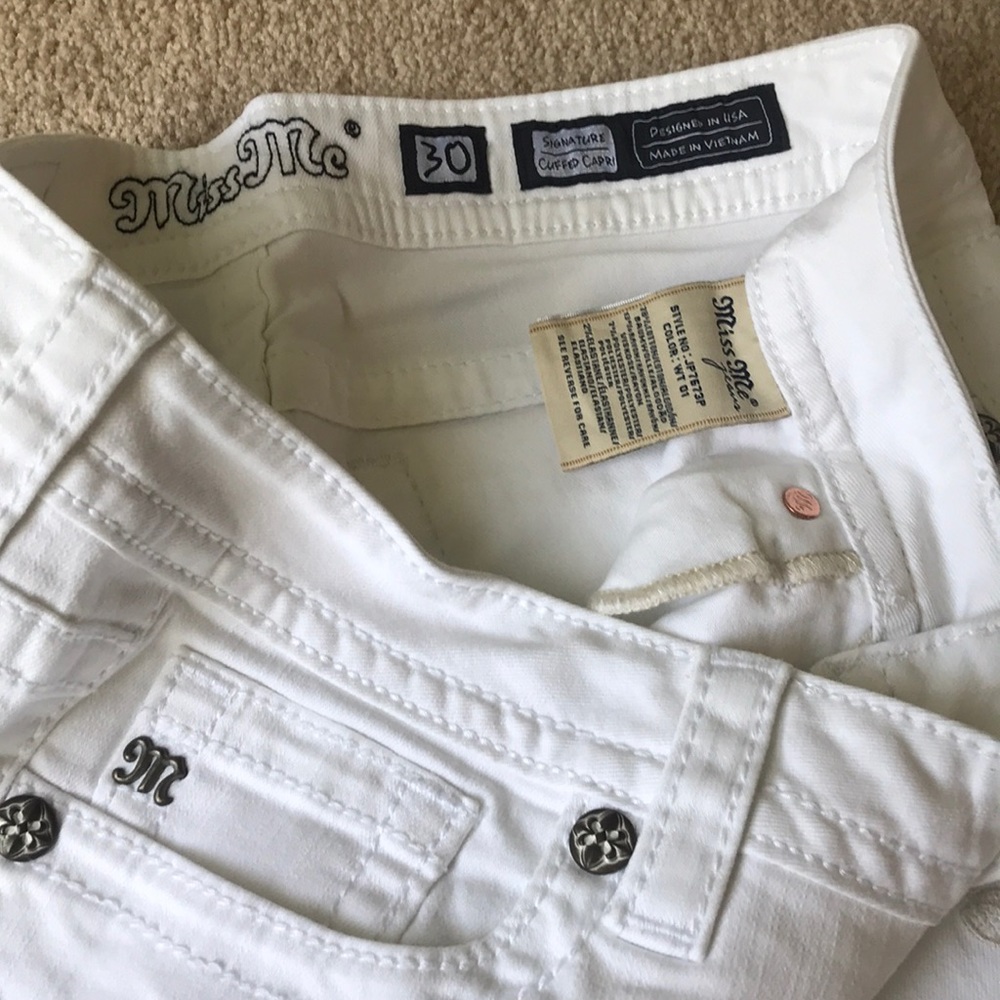 NWT Miss Me Signature Cuffed Capri - Picture 7 of 8